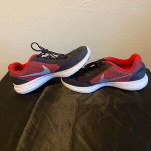 Nike Revolution 3 Running Shoes size 5Y